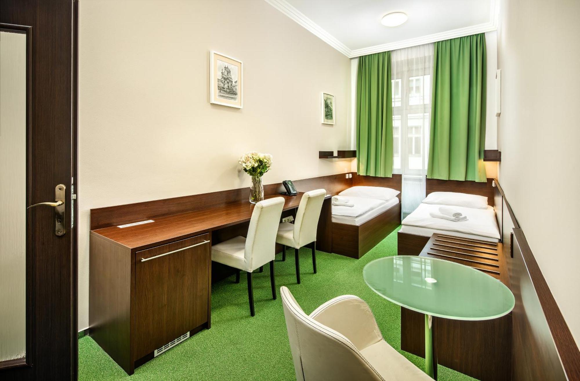 Martin Hotel